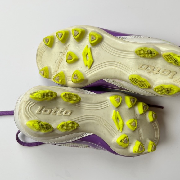 SOLD 🌈 Lotto kids’ soccer cleats - Picture 3 of 4